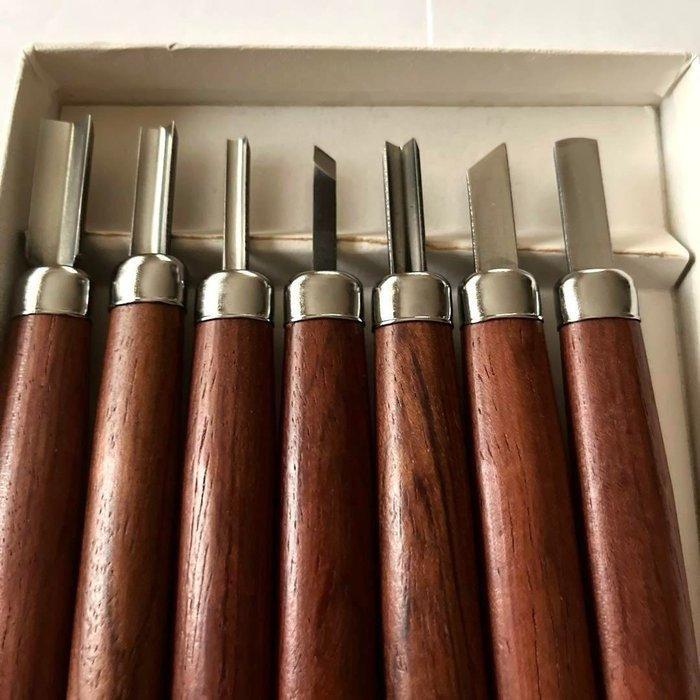 Cross Knife - Houtwerkset (7) - Set van 7 snijmessen, Antiek en Kunst, Antiek | Wandborden en Tegels