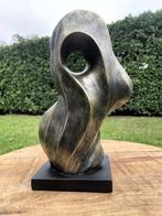 sculptuur, Abstract figuur - 32.5 cm - Composiet