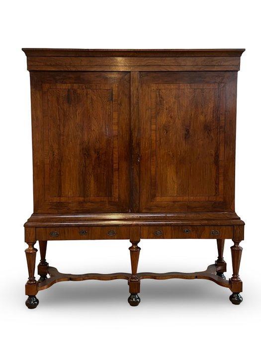 Kast op een standaard - Kruispootkabinet, Dutch barok, Antiek en Kunst, Antiek | Overige Antiek