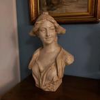 Jef Lambeaux (1852-1908) - Buste, Bust of a woman - 69 cm -, Antiek en Kunst, Antiek | Keramiek en Aardewerk