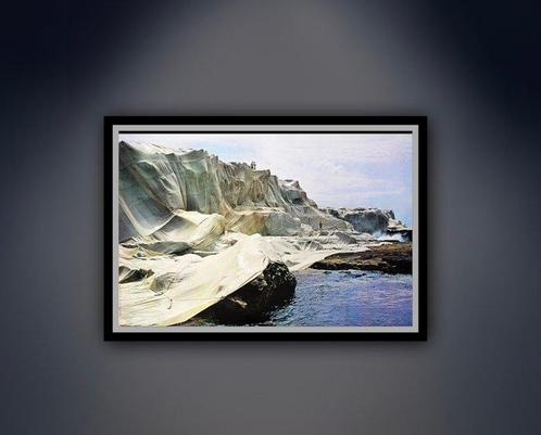 Christo - “Wrapped Coast, Australia, 1969”. Copyright: La, Antiek en Kunst, Kunst | Tekeningen en Foto's
