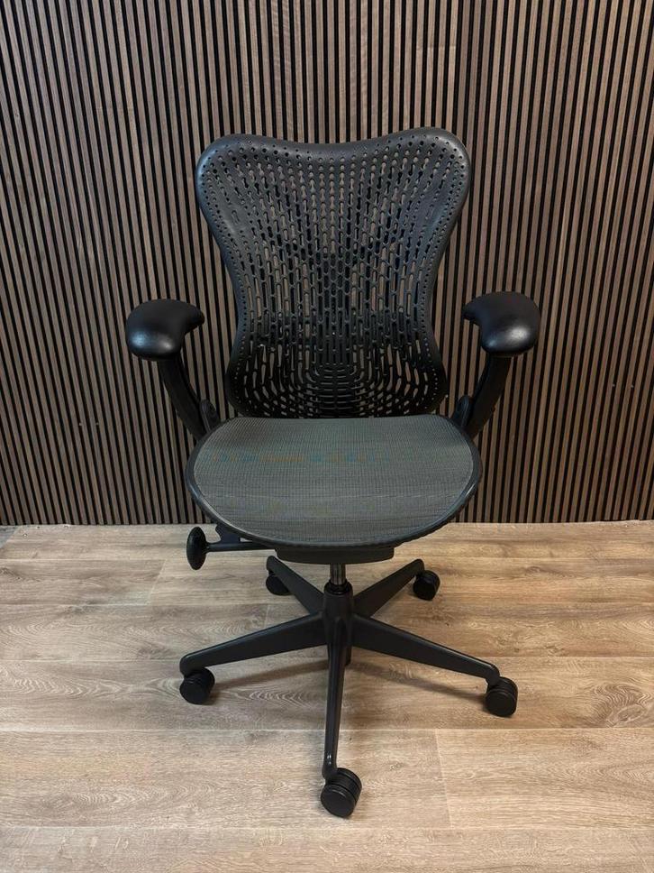 Refurbished/Gereviseerd Herman Miller Mirra Bureaustoel, Huis en Inrichting, Bureaustoelen, Bureaustoel, Zwart, Zo goed als nieuw