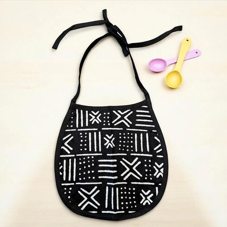 Afrikaanse print slabbetje - Zwart Wit X Bogolan (Unisex), Hobby en Vrije tijd, Stoffen en Lappen, Nieuw, Ophalen of Verzenden