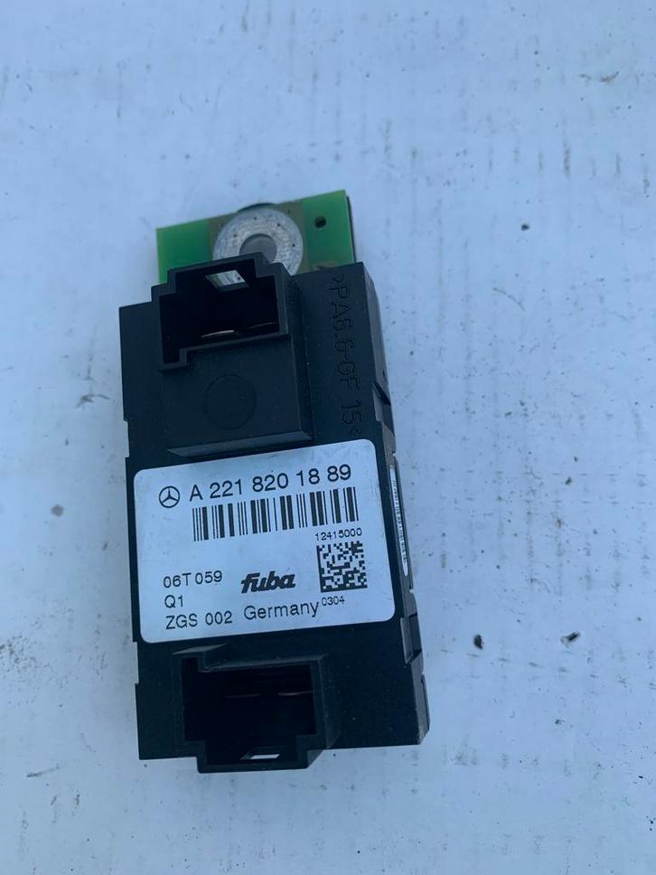 Mercedes S600 L V12 W221ANTENNE VERSTERKERMODULE A2218201889, Auto-onderdelen, Elektronica en Kabels, Gebruikt, Mercedes-Benz