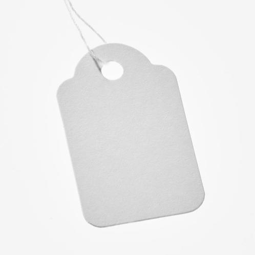 24x39mm - Witte Kartonnen Labels met koordje / Hangetike..., Zakelijke goederen, Kantoor en Winkelinrichting | Kantoorartikelen
