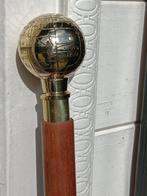 Wandelstok - aardbol - brass hout