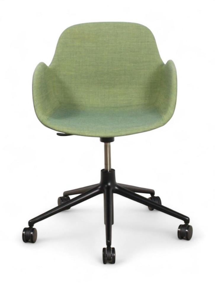 Normann Copenhagen Form Armchair Swivel 5W, groen, Huis en Inrichting, Stoelen, Nieuw, Ophalen of Verzenden