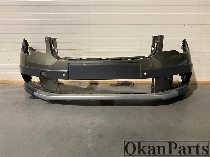 Skoda SuperB 4x4 Outdoor voorbumper 3T0807221K, Auto-onderdelen, Carrosserie en Plaatwerk, Gebruikt, Skoda, Voor, Bumper, Ophalen