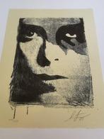 Shepard Fairey (OBEY) (1970) - A Cracked Icon Letterpress, Antiek en Kunst