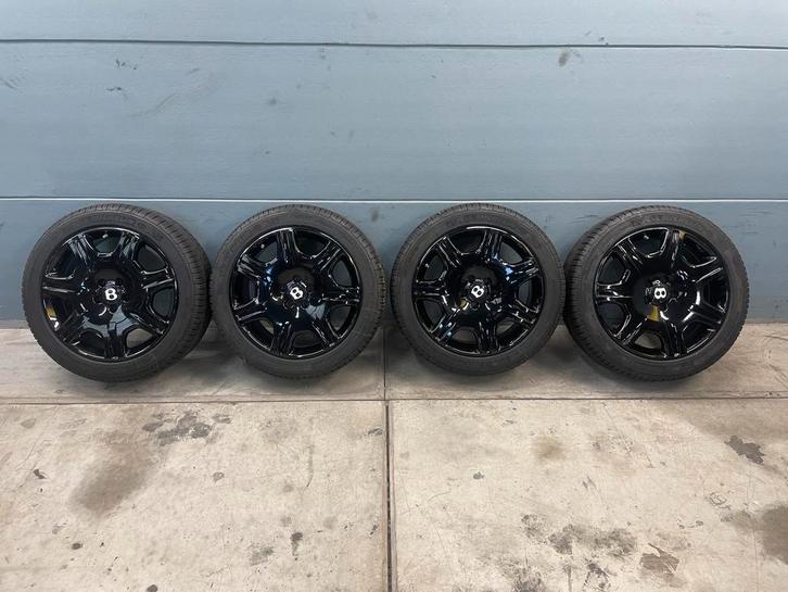 Bentley Continental GT 2006 19 Winterset Michelin, Auto-onderdelen, Banden en Velgen, 19 inch, BOVAG lid, Winterbanden, 245 mm