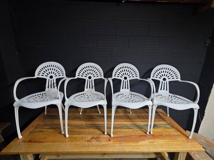 Kettal - Oscar Tusquets - Tuinmeubelset (4) - Oscar Tusquets, Antiek en Kunst, Kunst | Designobjecten