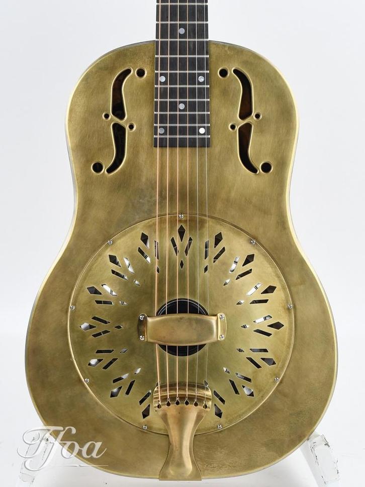 National Raw Series 12 Fret Brass (Akoestische Gitaren), Muziek en Instrumenten, Snaarinstrumenten | Gitaren | Akoestisch, Overige typen