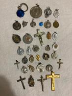 Verzameling van 34 religieuze medailles (34) - Zilver,