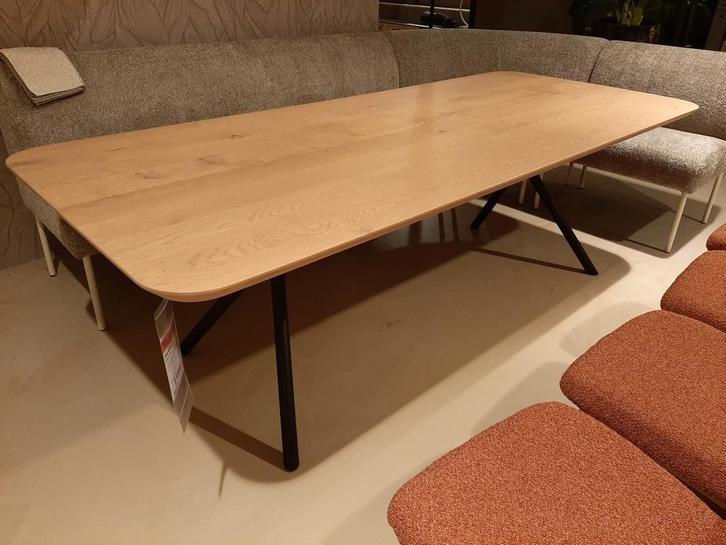 Eettafel Pantila - 240x98cm **SHOWROOMMODEL**, Huis en Inrichting, Tafels | Eettafels, Nieuw