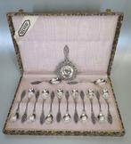 Opengewerkte theezeef zilver 1939 (+ bijpassend luxe Silvor, Antiek en Kunst