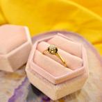 Gouden solitair ring met zirconia | Diamonde (rond briljant), 18 tot 19, Gebruikt, Overige kleuren, Ophalen of Verzenden