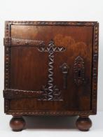 Kast - Walnoot - Mudejar tabernakel cabine, Antiek en Kunst