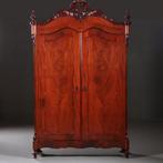Antieke kast /  Grote Willem III kuifkast ca. 1855 in mahoni