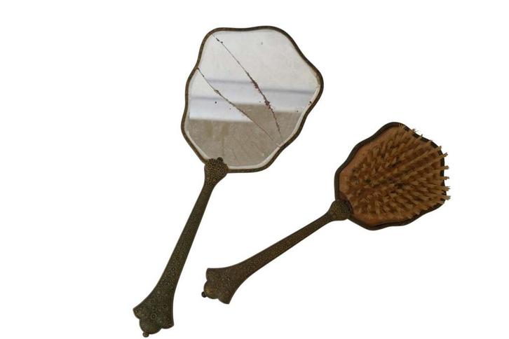 Antieke kaptafelset van koper met ingelegd borduurwerk - Spi, Huis en Inrichting, Tafels | Kaptafels, Ophalen of Verzenden