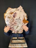 XXL Patagonische Roze Amethist op Standaard - Hoogte: 62 cm, Verzamelen