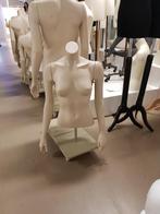 Huidkleurige Torsos vrouwen