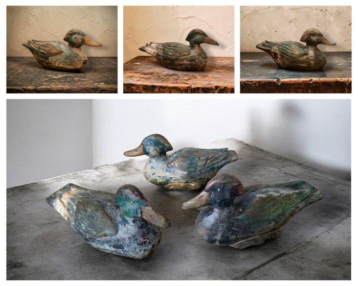 Lokeend - Handgestoken oude houten eenden met lood (3) -, Antiek en Kunst, Curiosa en Brocante