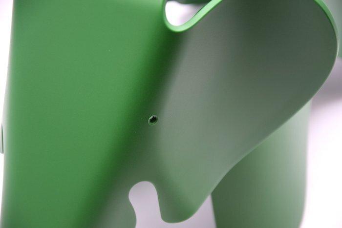 Decoratief ornament - Vitra - Eames Olifantje Klein -, Antiek en Kunst, Curiosa en Brocante