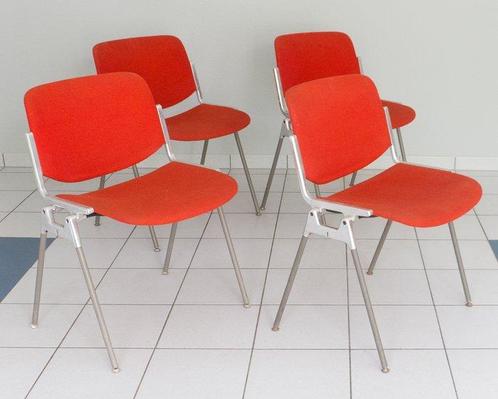 Castelli - Giancarlo Piretti - Stapelbare stoel (4) - DSC, Antiek en Kunst, Antiek | Meubels | Stoelen en Banken