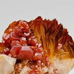 Storm van VANADINITE ROOD BLOED op ORANJE BARIETTE, Verzamelen, Mineralen en Fossielen