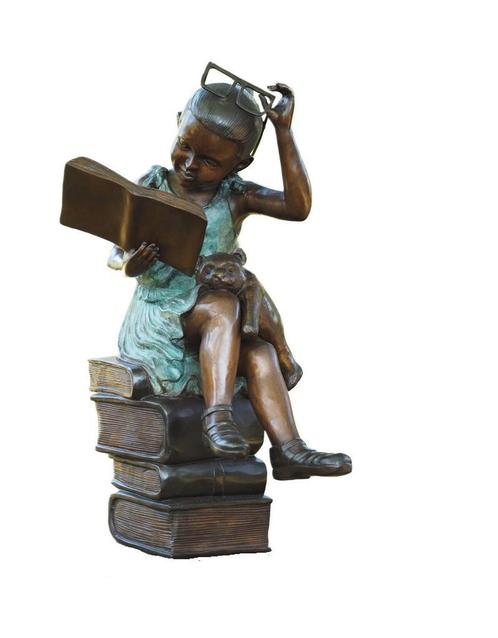 Bronzen lezend meisje met bril - 54x51x94cm - 25Kg, Tuin en Terras, Tuinbeelden, Mensenbeeld, Nieuw, Metaal, Verzenden