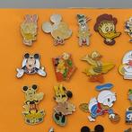 Draagspeld Lot of 54 vintage Disney enamel pins – Mickey,, Antiek en Kunst, Antiek | Speelgoed