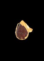 Oud-Romeins Goud Sieraad met granaat (Zonder Minimumprijs)