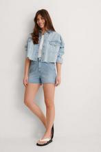 NA-KD Raw Hem Denim - Maat EU 36 - Vrouwen Jeans - Light, Verzenden, Nieuw