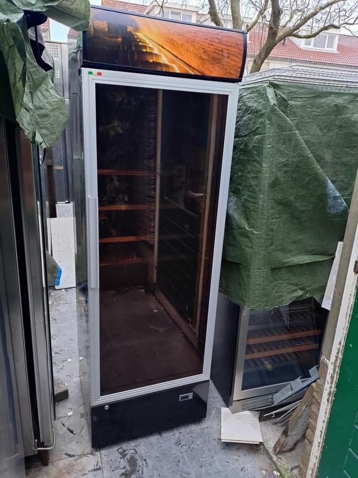 WIJN KOELKAST , werkt als nieuw, Zakelijke goederen, Horeca | Keukenapparatuur, Gebruikt, Koelen en Vriezen