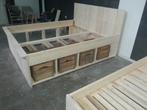 Steigerhout  bed met kistjes