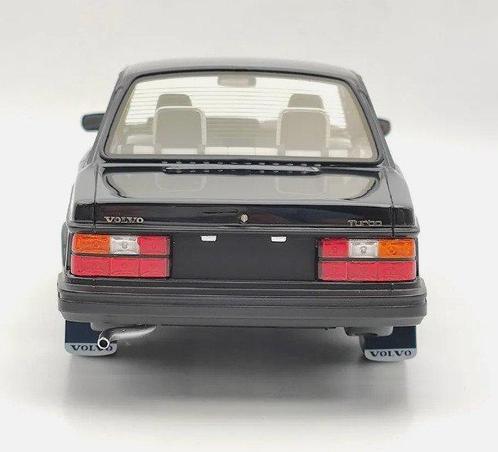 DNA Collectibles 1:18 - Modelauto - Volvo 244 Turbo – 1981 –, Hobby en Vrije tijd, Modelauto's | 1:5 tot 1:12