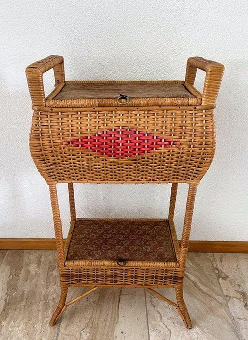 Naaidoos - riet - Rieten vintage naaimand, Antiek en Kunst, Kunst | Designobjecten