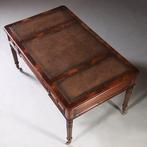 Schrijftafel ca 1930  in mahonie met leer ingelegd op gedraa, Antiek en Kunst, Antiek | Meubels | Tafels, Ophalen of Verzenden