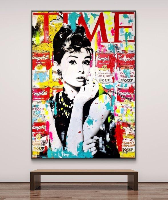 LéoN - Audry Pop Tiffany and Time magazine - XL, Antiek en Kunst, Kunst | Designobjecten