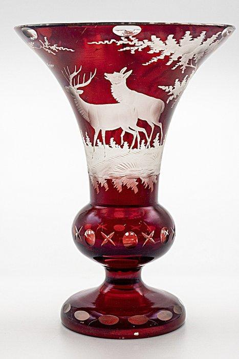 Bohemian Art Nouveau Ruby Red Engraved Crystal Glass Vase, Antiek en Kunst, Antiek | Glas en Kristal