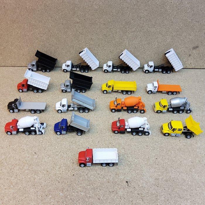 17 Modelltrucks von Boley & GMC TopKick – Maßstab 1:87 –, Hobby en Vrije tijd, Modelauto's | 1:5 tot 1:12