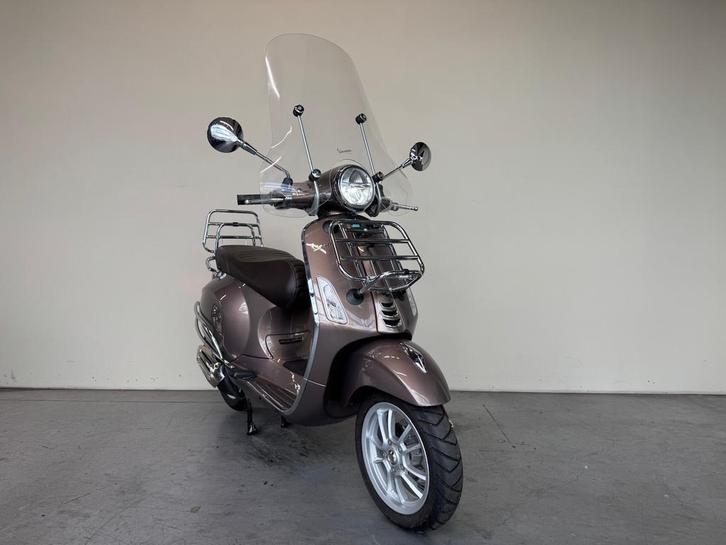 Vespa Primavera Brom 45 km/h, BWJ 2019, Touring Marrone, Fietsen en Brommers, Scooters | Vespa, Maximaal 45 km/u, Benzine, Zo goed als nieuw
