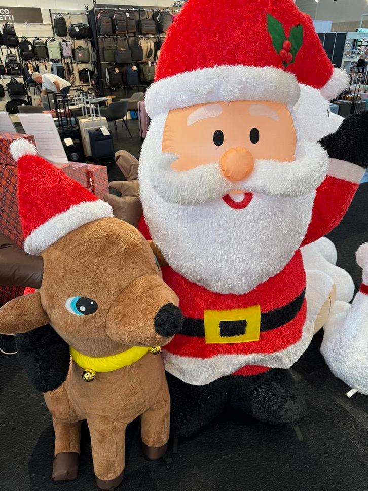 Opblaasbare pluche Kerst Santa Claus met Rendier 1.83 meter, Zakelijke goederen, Horeca | Meubilair en Inrichting, Decoratie, Nieuw in verpakking