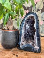 Amethist geode 8,3 kilo, Verzamelen, Mineralen en Fossielen, Ophalen of Verzenden, Mineraal