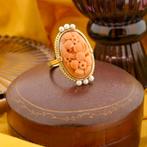 Gouden ring met bloedkoraal en parel | Vintage (geelgoud), Sieraden, Tassen en Uiterlijk, Ringen, Gebruikt, Overige kleuren, Ophalen of Verzenden