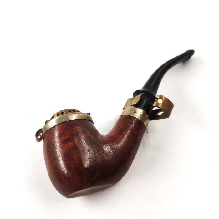 Hand Carved Wooden Pipe with Wind Cap - Bruyere Garantie -, Verzamelen, Rookartikelen, Aanstekers en Luciferdoosjes