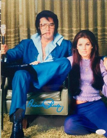 Priscilla Presley - Signed Photo (28x35 cm) with COA JSA beschikbaar voor biedingen