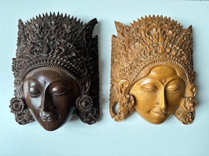 Set handcrafted Balinese wall masks - sculptuur - Indonesië, Antiek en Kunst, Kunst | Niet-Westerse kunst