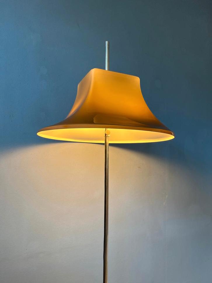 Willem Hagoort Space Age Floor Lamp with Beige Witch Hat Sha, Huis en Inrichting, Lampen | Vloerlampen, Nieuw, Ophalen of Verzenden