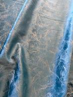 Prestigieuze stof in cobaltblauw fluweel, versierd met